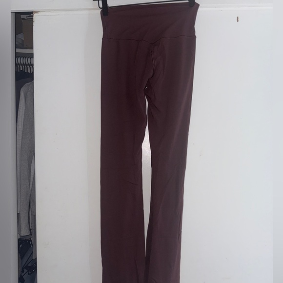 Offline by Aerie Maroon High-Waisted Flared Leggings with Cinch in Front - Picture 1 of 5